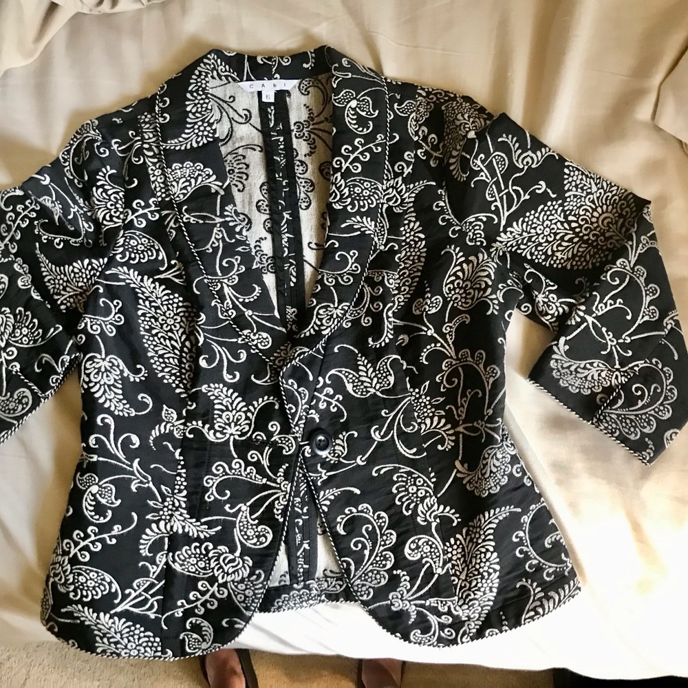 Cabi Crop Blazer Size 6